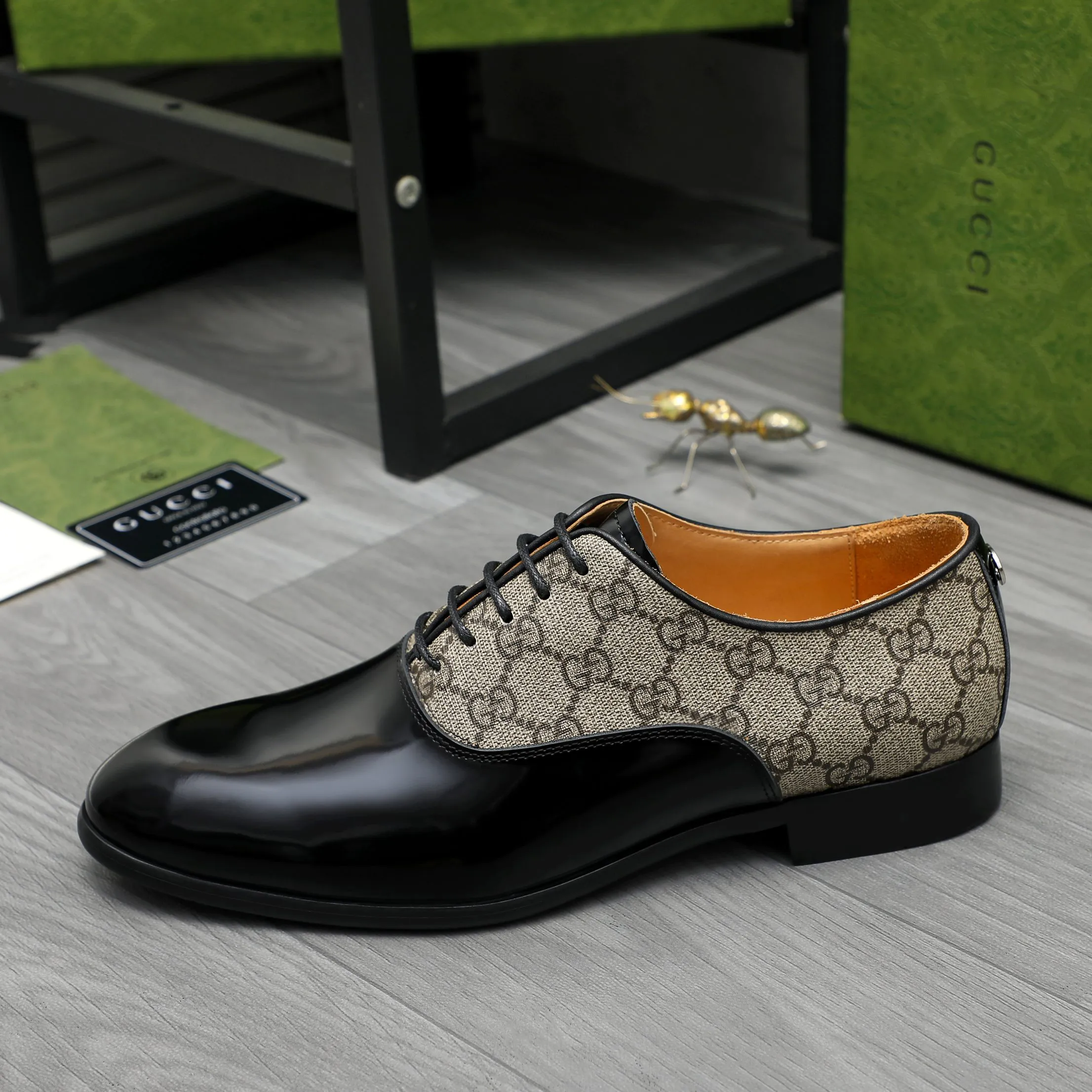 Men's shoes 💰p500 Product trademark: GUCCI "Gucci" business lace-up leather shoes Regular size: 38-46 (38.45.46 is custom-made and non-returnable) Product materials: Selected pearlescent cowhide stitching brand printed upper, cowhide lining, original rubber outsole